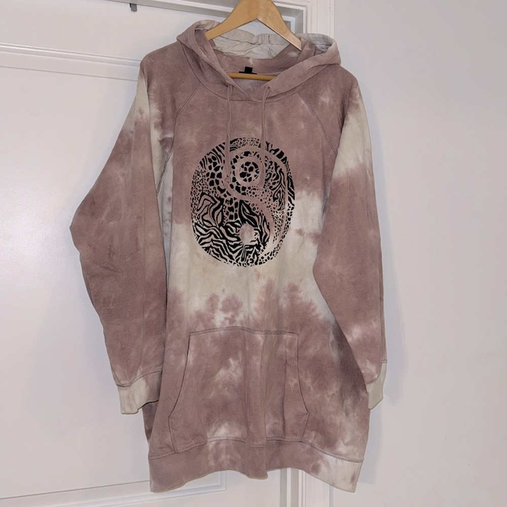Torrid Tye Dyed Hoodie in Size 5